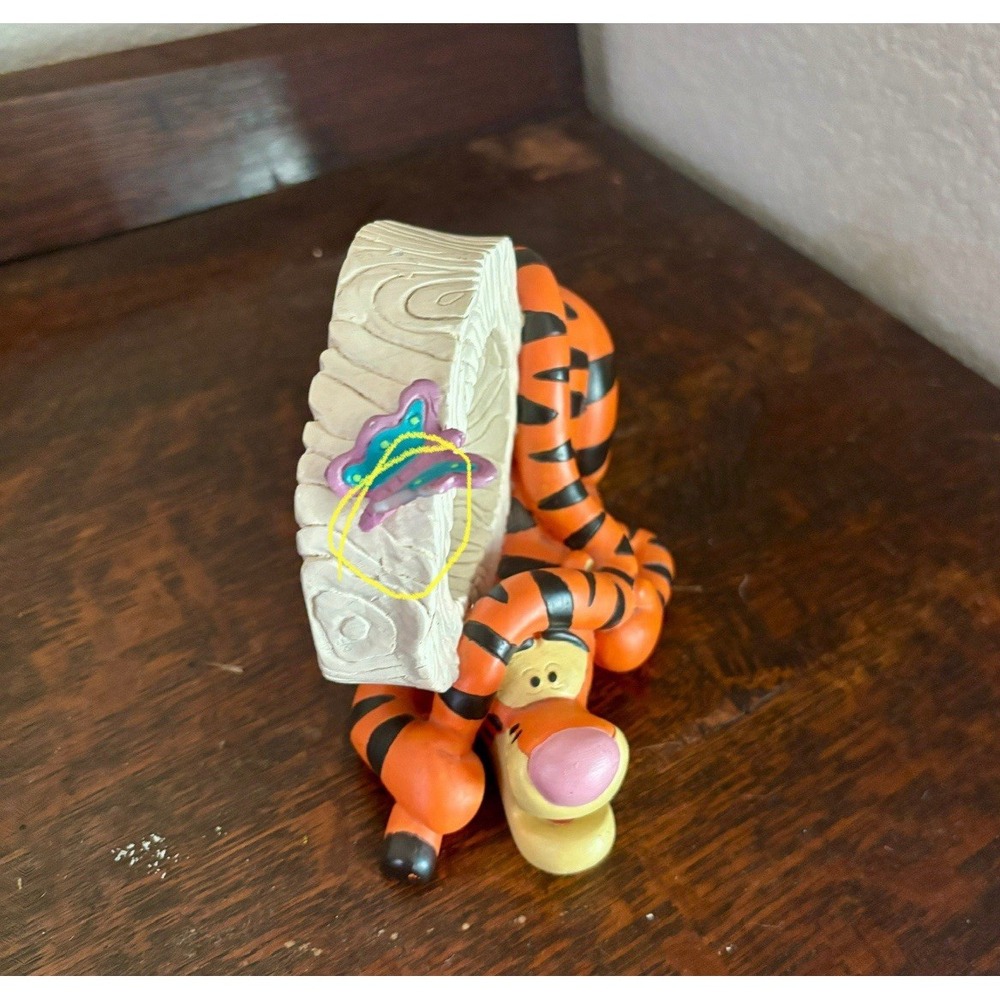Disney Tigger Round Photo Frame PUNCH Purple Butterfly Pooh Resin Flaw Chip‎ - Picture 4 of 11